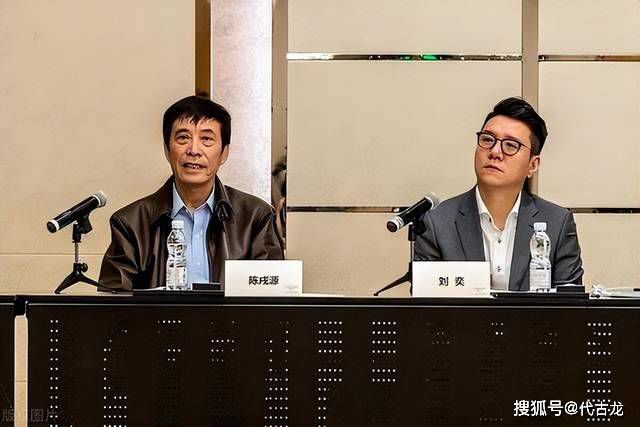 金斗炫球员时期曾和蓉城主帅徐正源一同在水原三星效力，两人一起共事了四年。